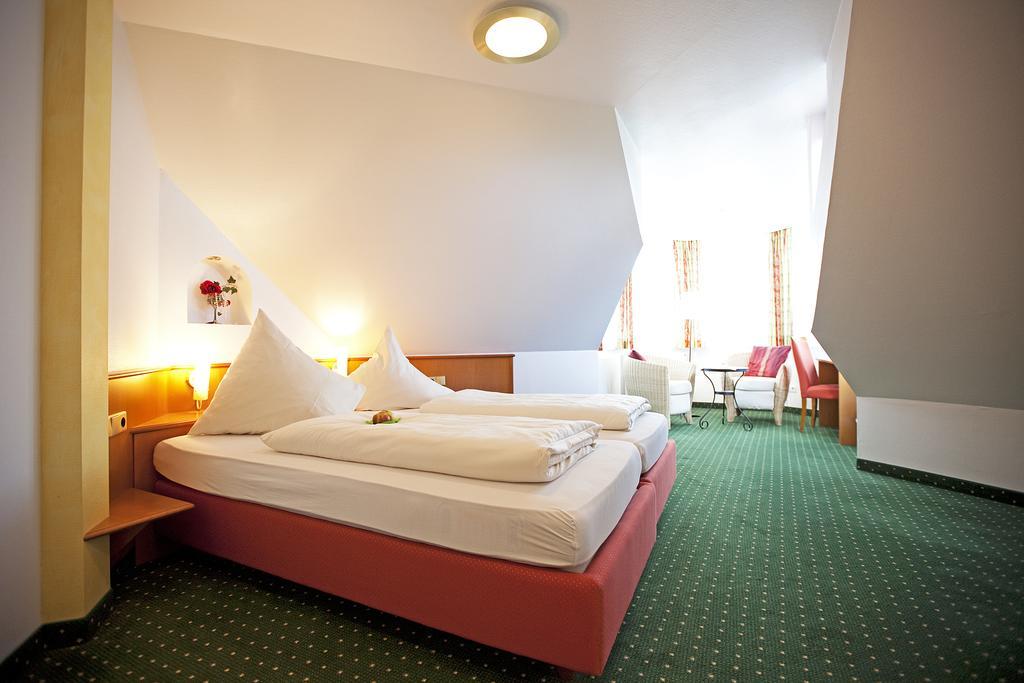 Widmann'S Loewen Hotel Konigsbronn Ruang foto